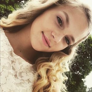 Meet Your Posher, Cailey! 💗